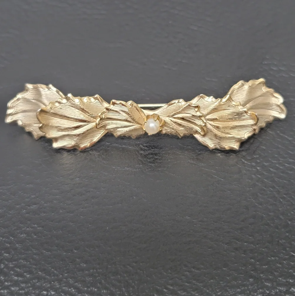 Vintage Golden Leaves and Pearl Brooch - Estate